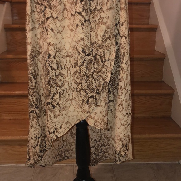 𝅺JUNE and Hudson brown Snake skin patterned dress. Short sleeves - Picture 3 of 7